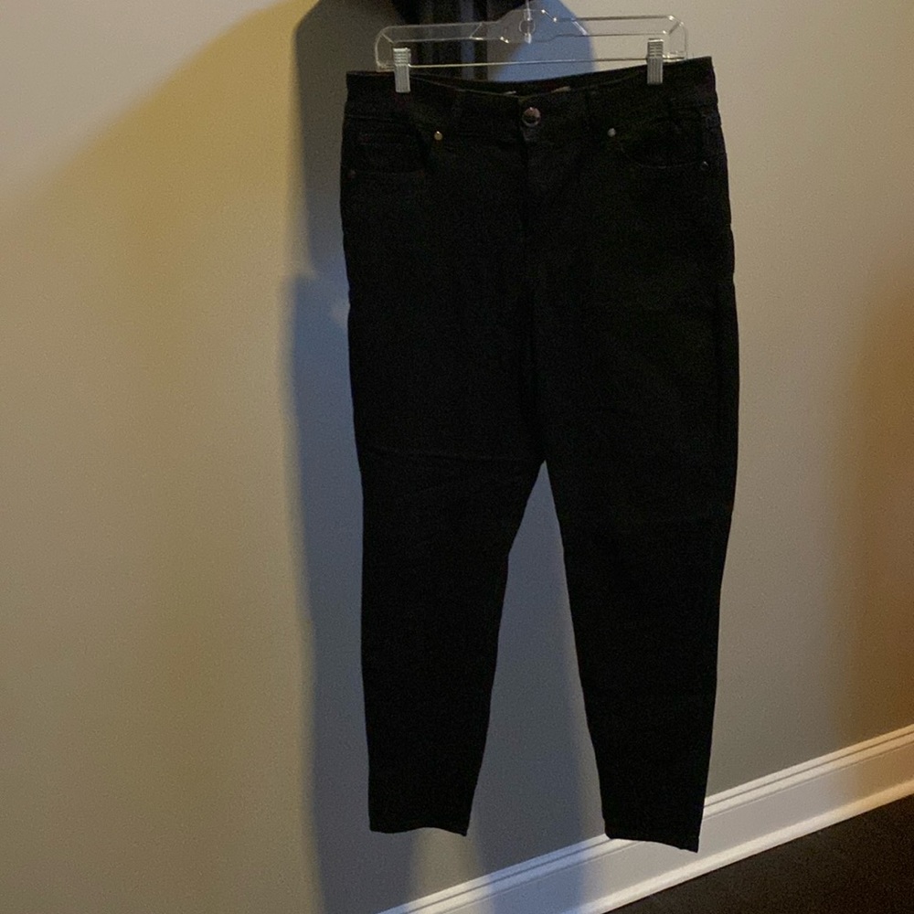 Seven7 high rise skinny booty shaper black size 10 jeans